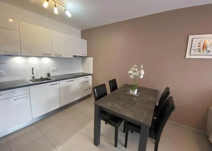 Les Roses - 3 Etoiles Apartman